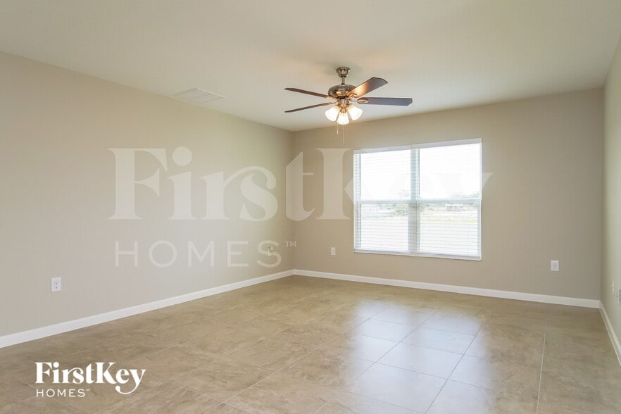 Building Photo - 651 Lindbergh Wy