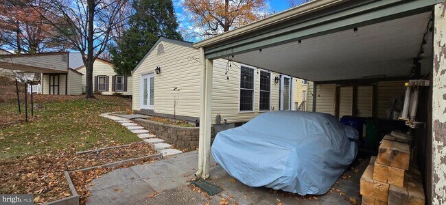 Building Photo - 9004 Flicker Pl