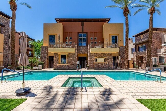Building Photo - 4909 N Woodmere Fairway