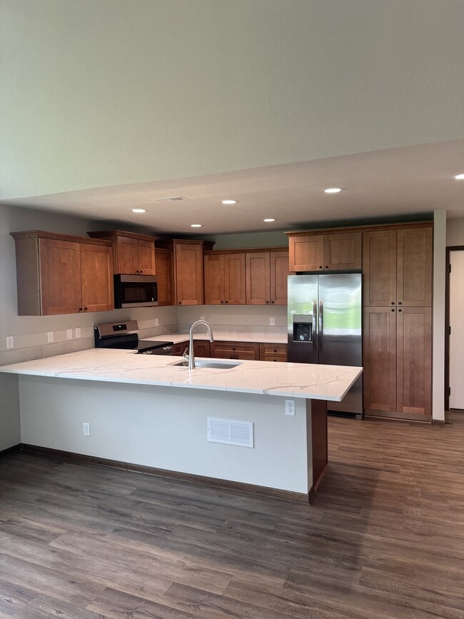 Building Photo - 120 W Ida Ln