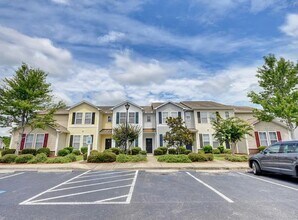 Building Photo - Spacious 3BR/3BA Townhome in Kiskadee Parke