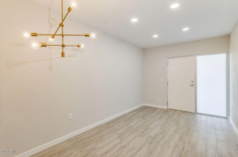 Building Photo - 813 E Marlette Ave