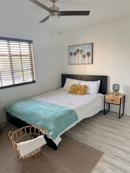 Second Bedroom- Queen Bed - 7761 Jewel Ln