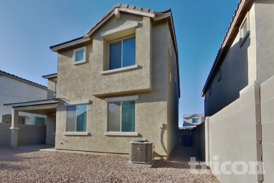 Building Photo - 8628 E Posada Ave