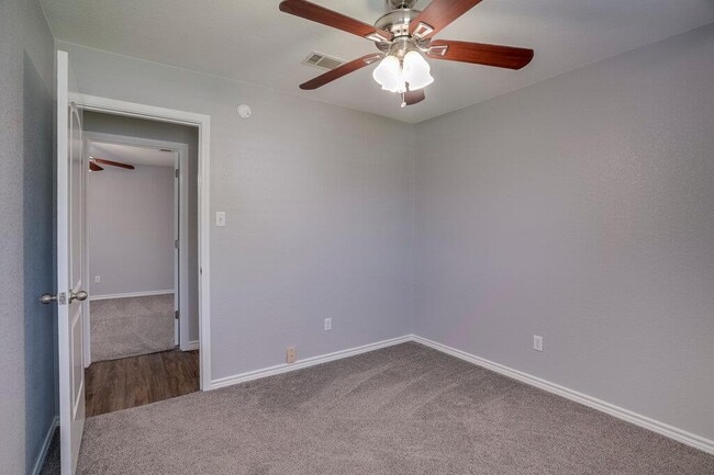 Building Photo - 226 Claris Ln