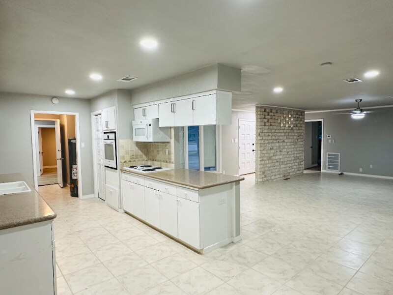 Building Photo - 5926 Par 4 Dr