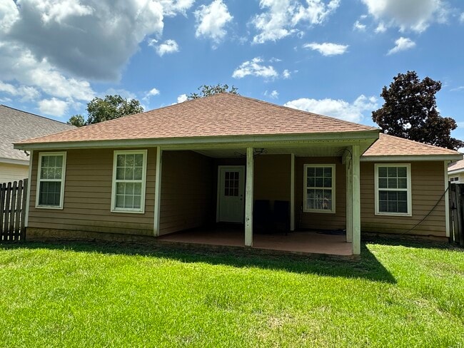 Building Photo - 2382 Heathrow Dr