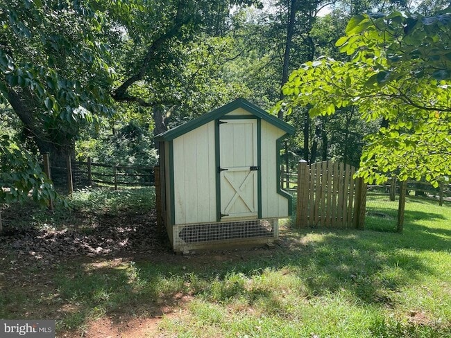 Building Photo - 38103 Homestead Farm Ln