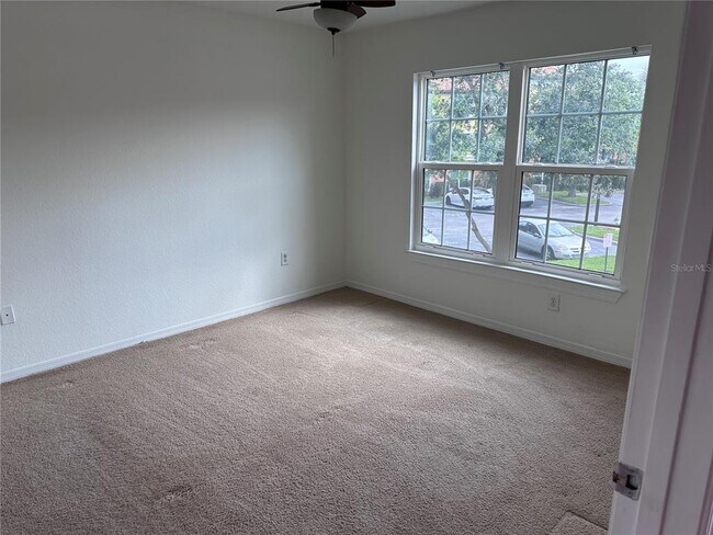 Building Photo - 5467 Vineland Rd
