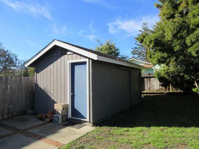 Building Photo - 3 Bedroom 2.5 Bath House in Los Osos