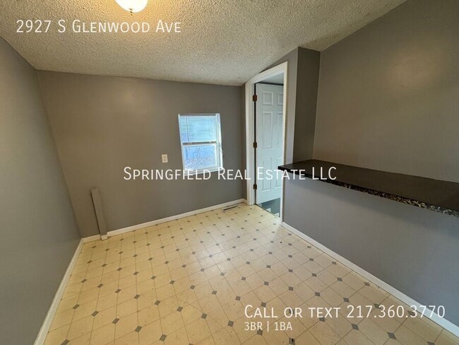 Building Photo - Convenient 3 Bed, 1 Bath Home with Large R...