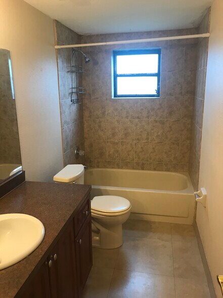 Building Photo - 8371 SW 148th Pl