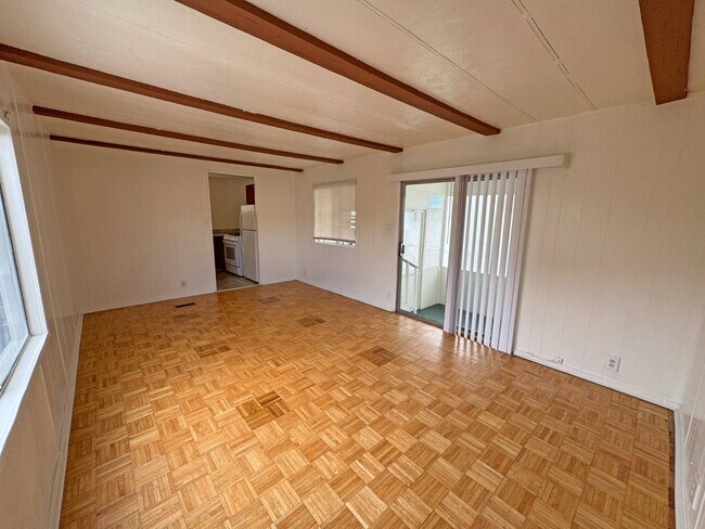 Building Photo - 70210 CA-111