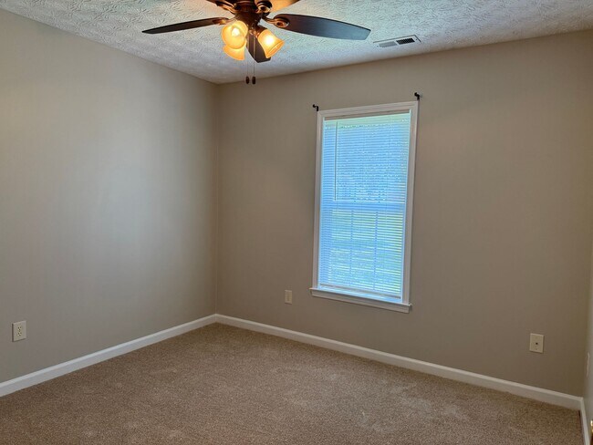 Building Photo - Sweet Home in Tucker Creek Estates