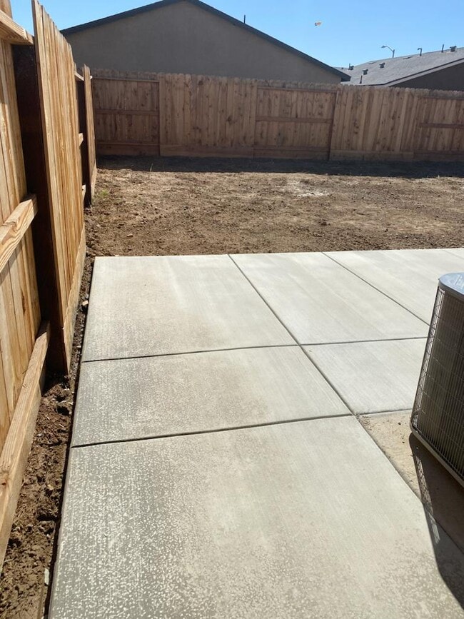 Building Photo - 668 Jessie Dr