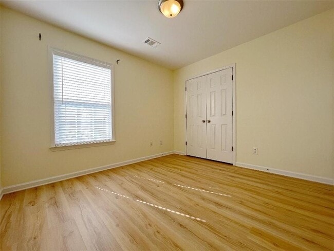 Building Photo - 8205 Norwich Pl