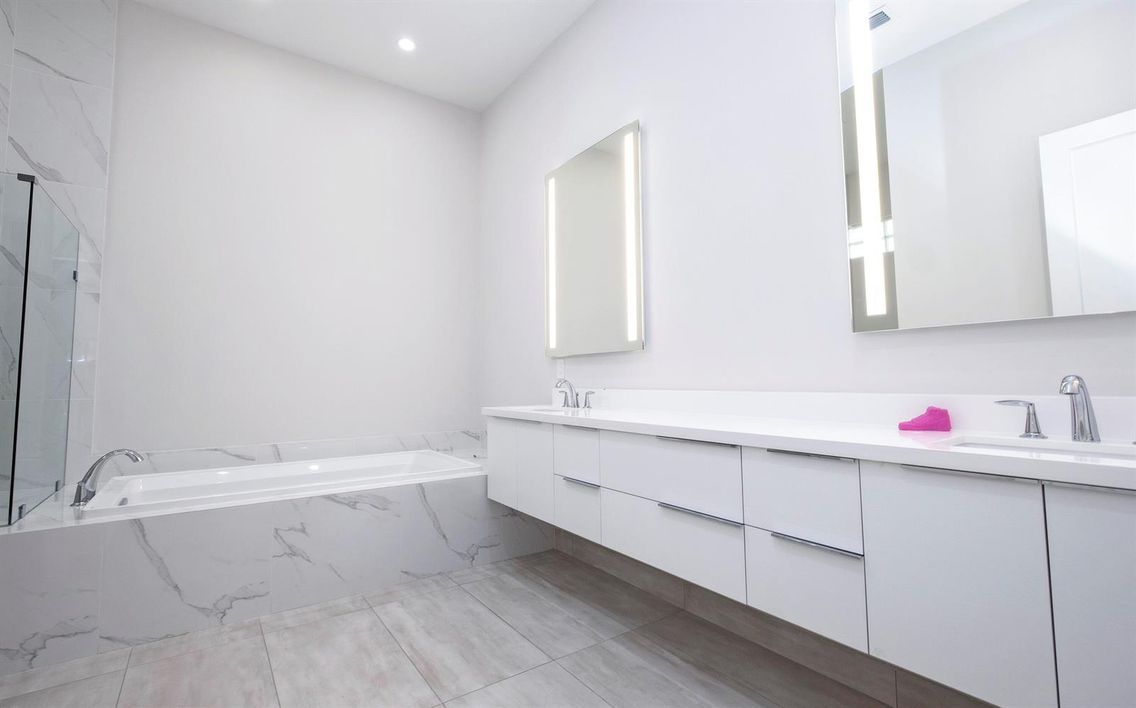 Building Photo - 5663 Brookfield Cir W