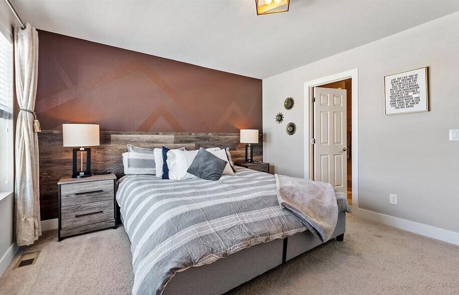 Master suite - 16154 E 47th Dr