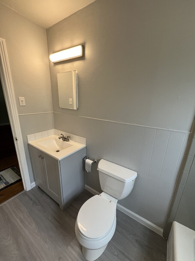 Building Photo - 233 Arvin Dr