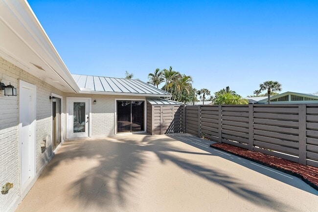 Building Photo - 1801 S US Hwy 1