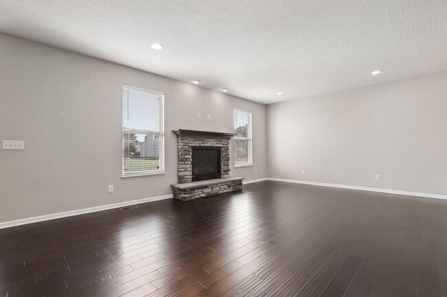 Building Photo - 578 Tallman St