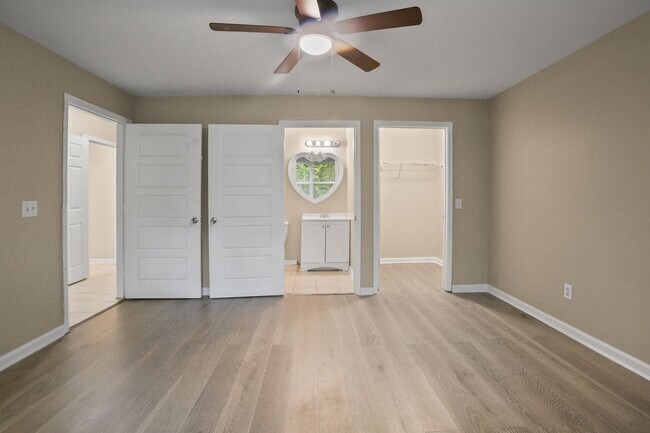 Building Photo - Spacious Three-Bedroom Condo with In-Unit Laundry