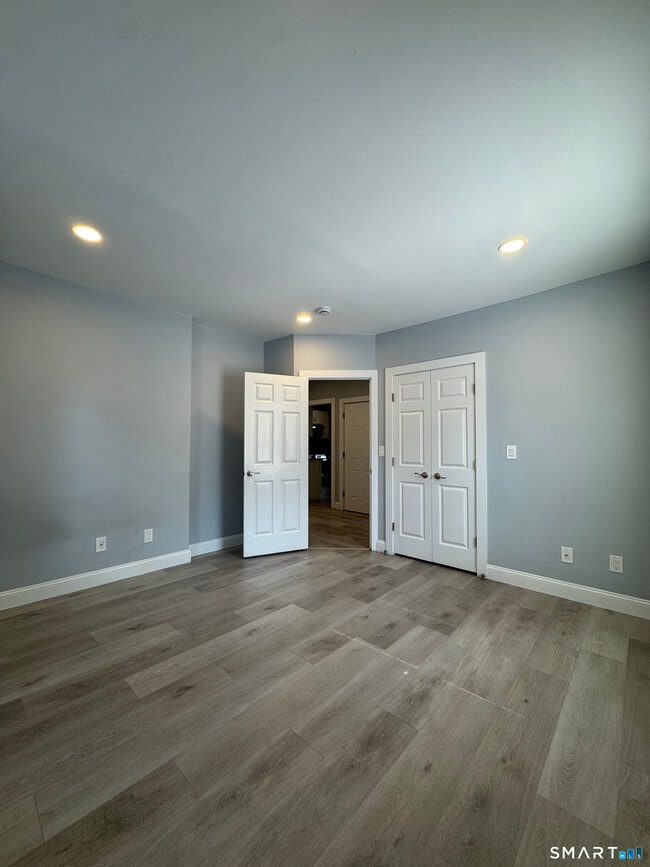 Building Photo - 40 Clarks Hill Ave