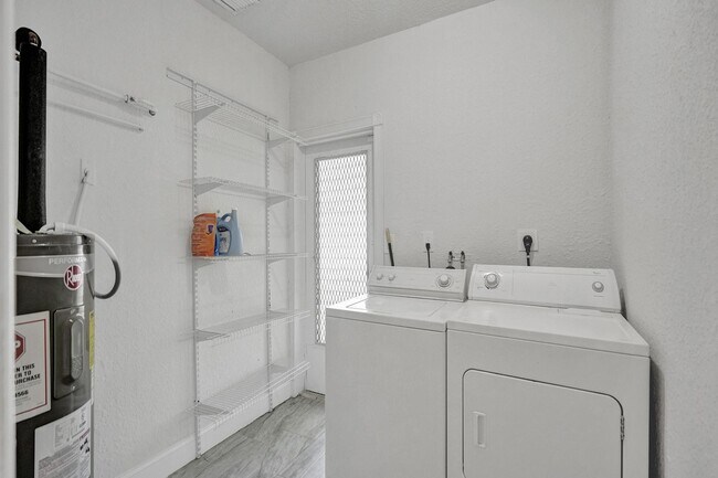 Building Photo - 651 SW 15th St