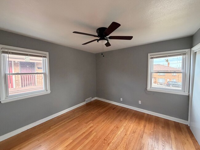 Building Photo - 5284 N Teutonia Ave