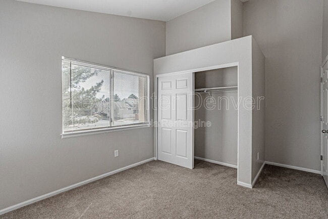 Building Photo - 1099 S Walden Way