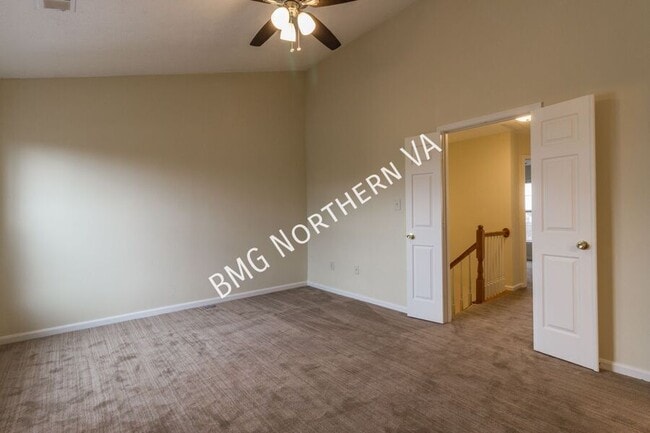 Building Photo - 44126 Tippecanoe Terrace