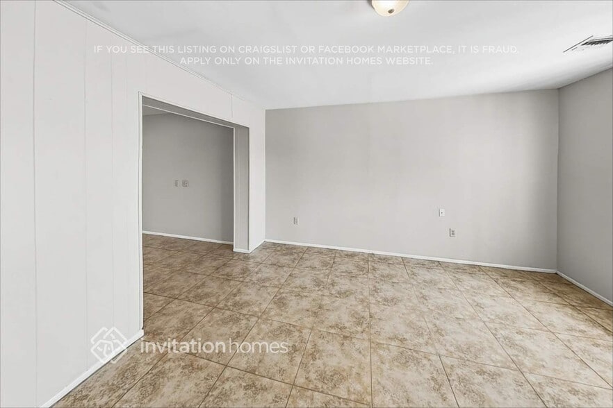 Building Photo - 12801 N 112th Ave