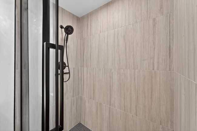 Building Photo - 1520 15th Ln