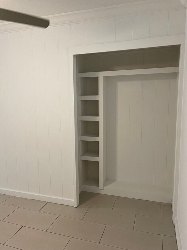 Building Photo - 2 Bedroom, 1 Bath House Across The Street ...