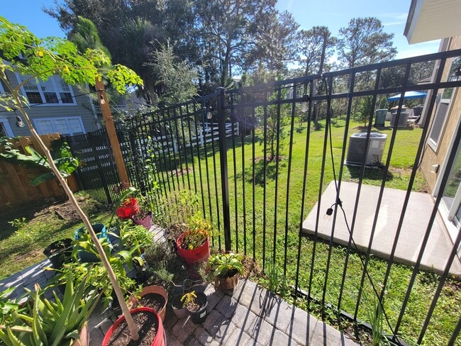 Building Photo - 7635 Legacy Trl