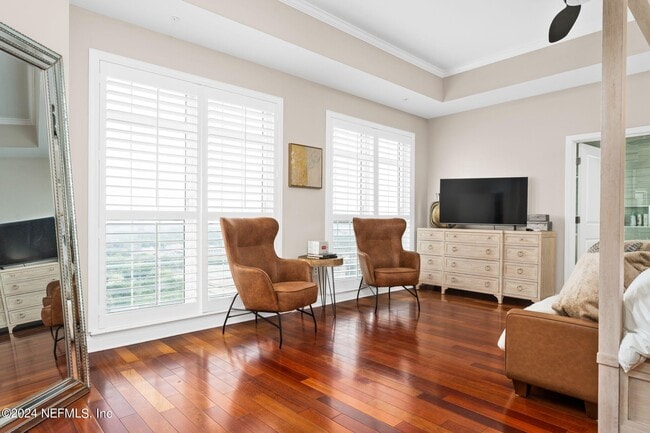 Building Photo - 400 E Bay St