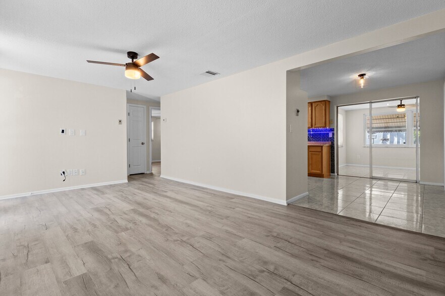 Building Photo - 2509 Sweetwood Dr