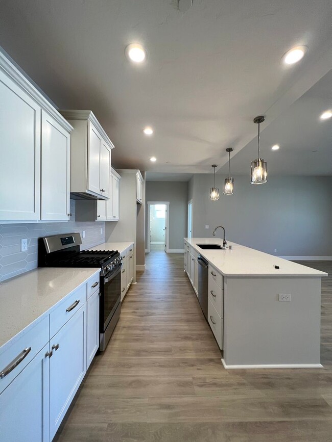 Building Photo - 2609 Sunray Ave