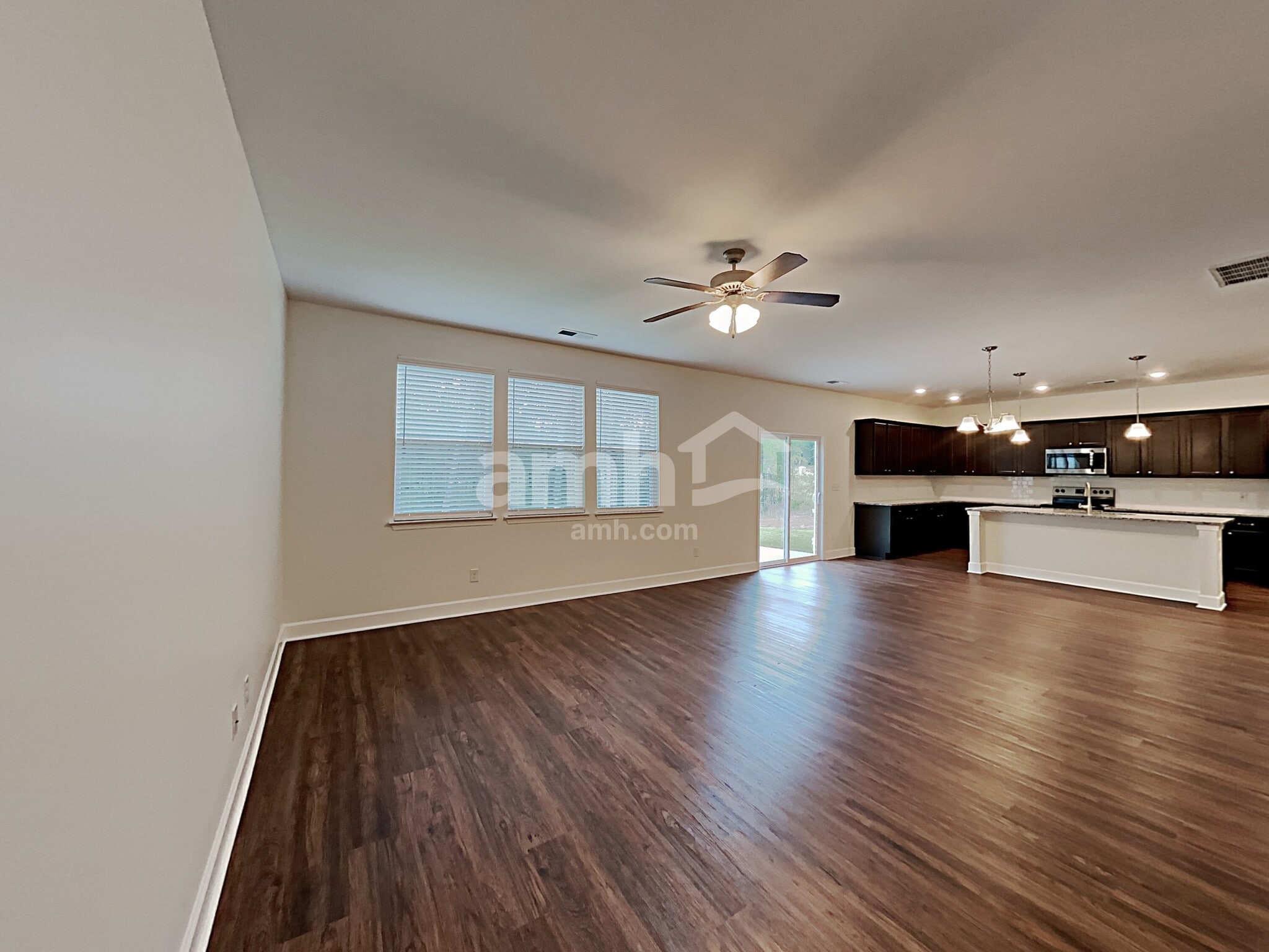 Building Photo - 4507 Tarpon Dr