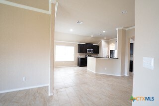 Building Photo - 229 Primrose Way