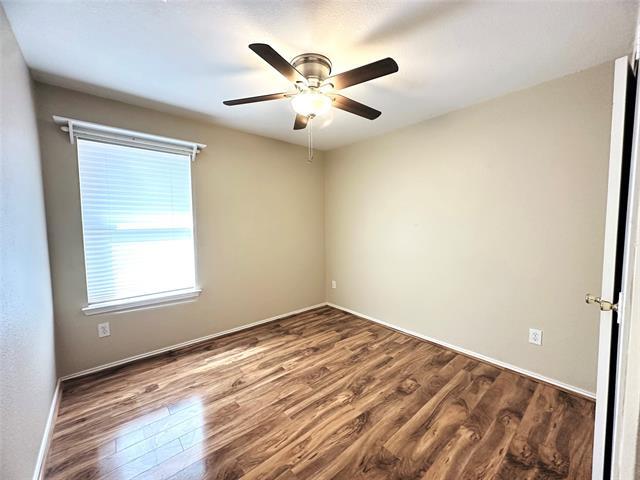 Building Photo - 809 Essex Dr