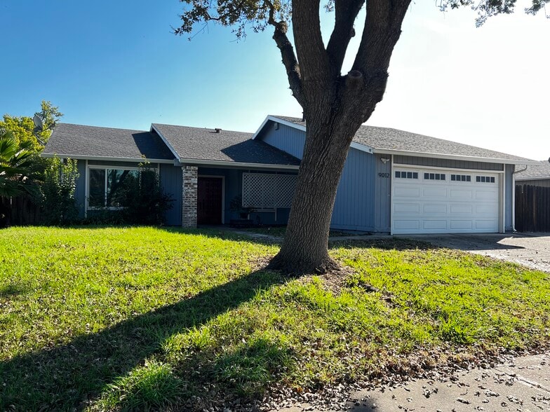 Spacious 3 bd 2 bath 1560 sq ft - 9012 Cornwall Dr