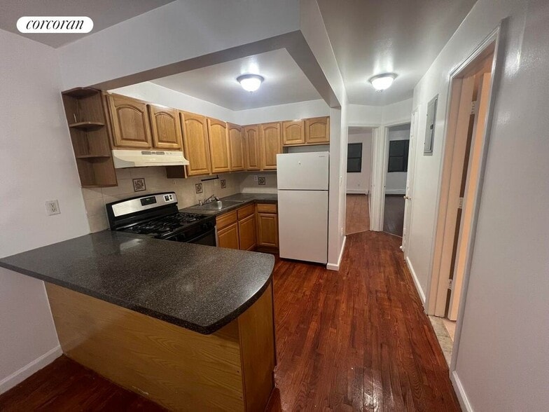 Building Photo - 407 Kosciuszko St