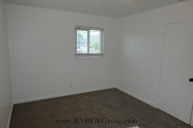 Building Photo - 2620 Fernandez Dr
