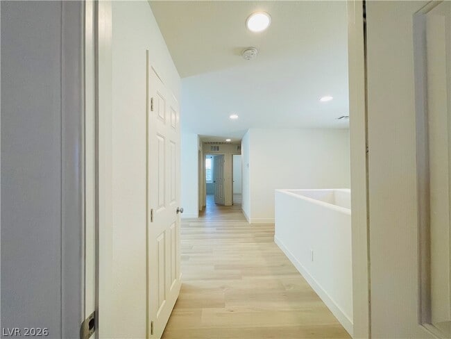 Building Photo - 9206 Valley Betica Ave