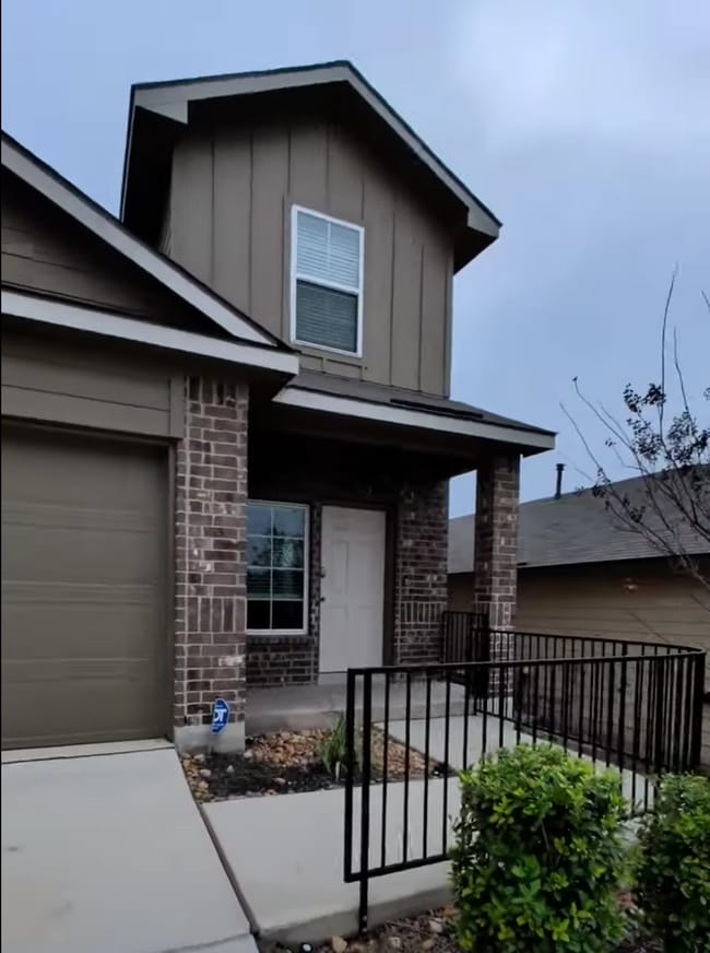 Building Photo - 13930 Jadeitite Pike