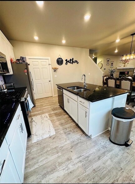 Building Photo - 9342 Salida St