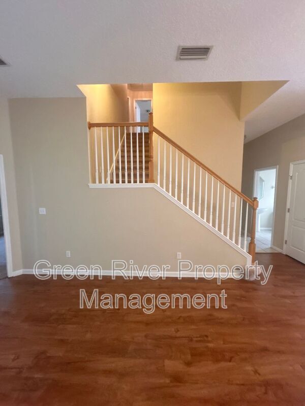 Building Photo - 2120 Stone Creek Dr