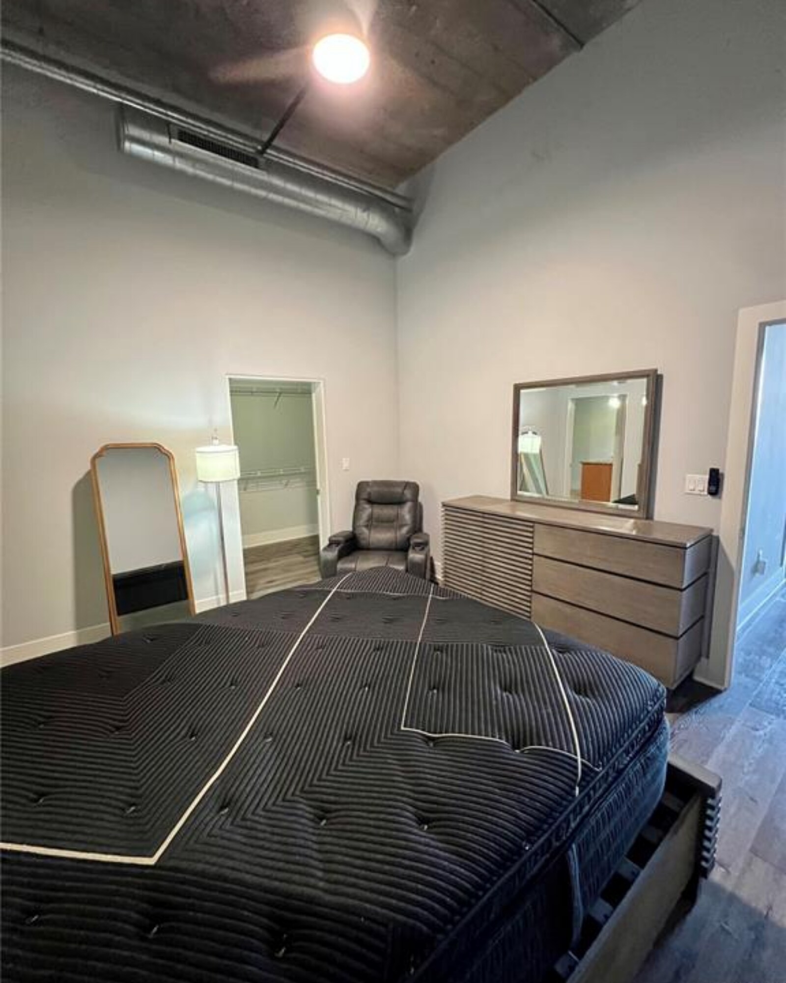 Building Photo - 4100 Forest Park Ave