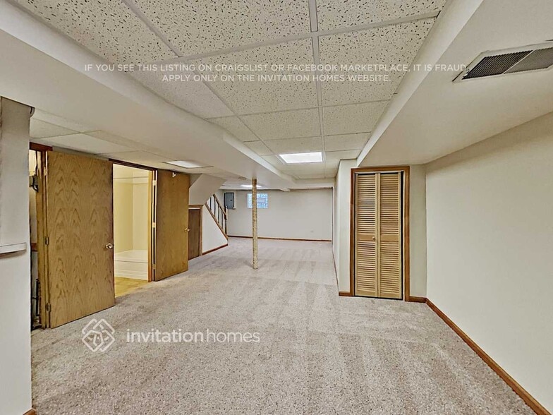 Building Photo - 6447 W 63rd Pl